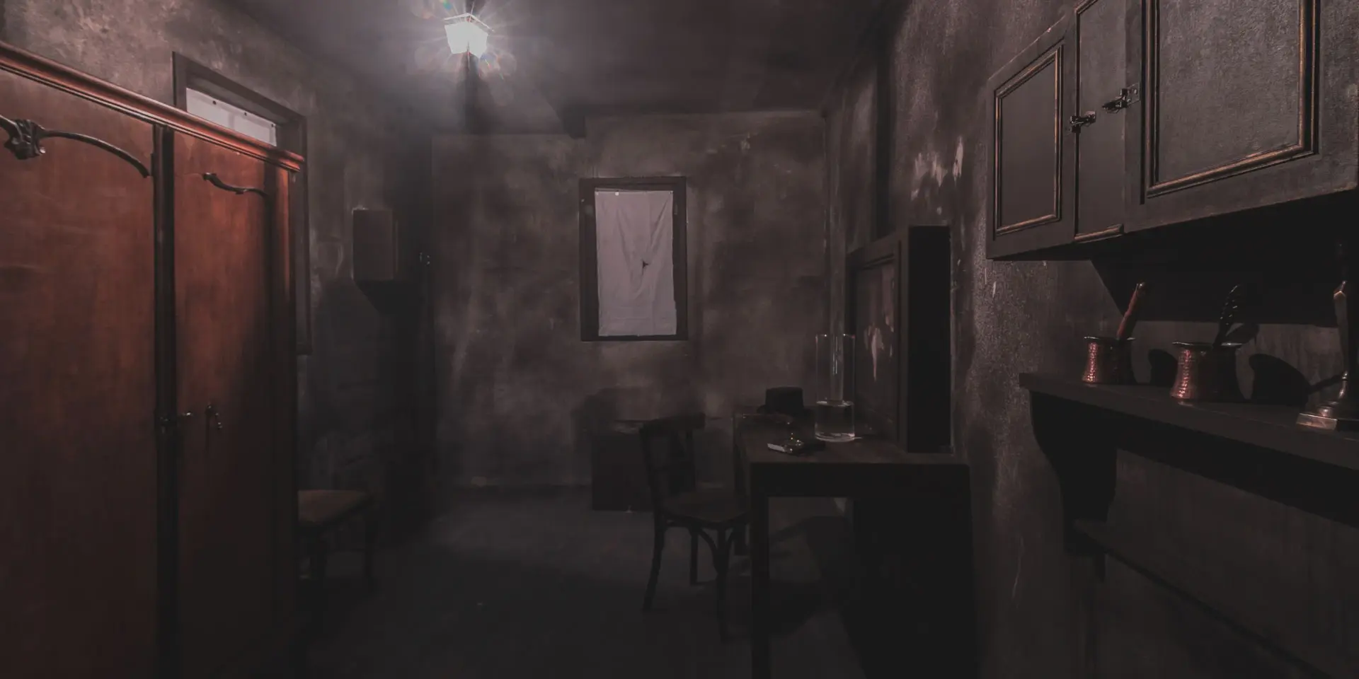 Décor du jeu d'évasion immersif Jack l’Eventreur - escape game Lyon Garibaldi